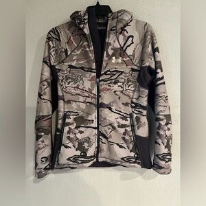 Under Armour Women’s Small Camouflage Jacket Cold Gear Hood Fleece Lined Zip Up